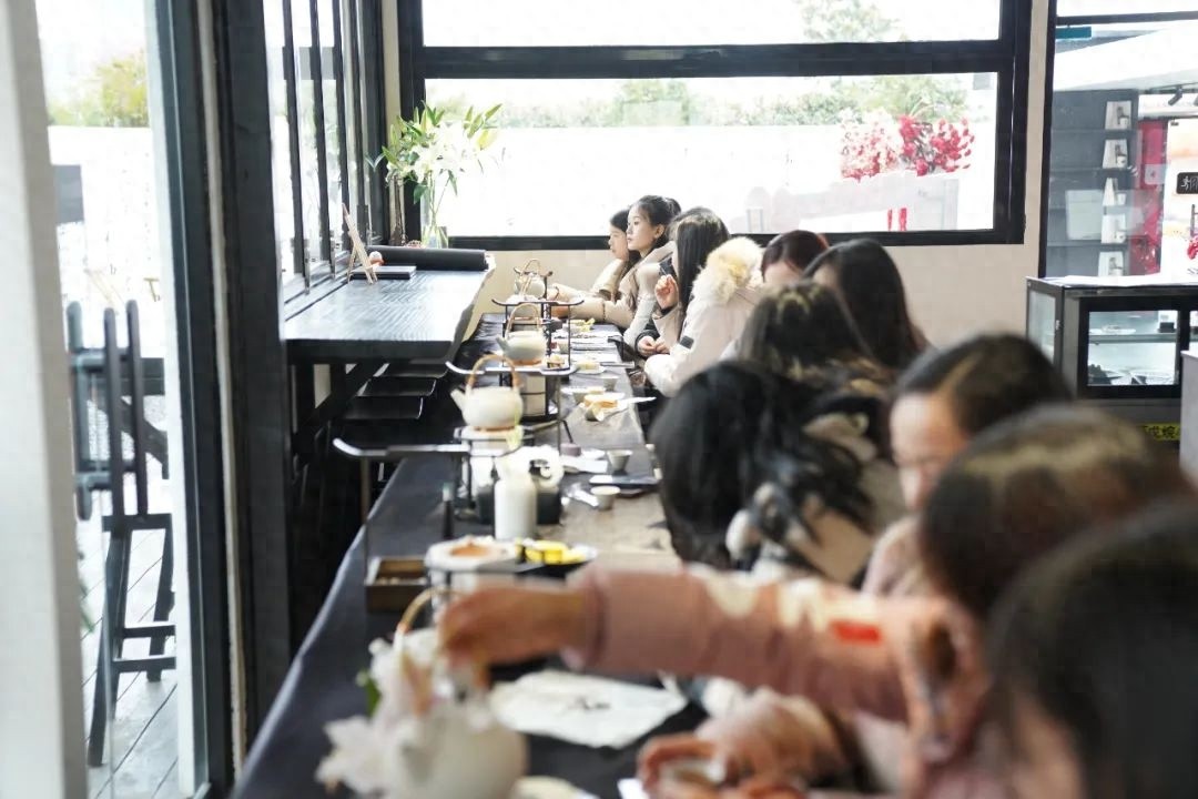 巾帼绽芳华，她们如何在三八妇女节跨越自我？