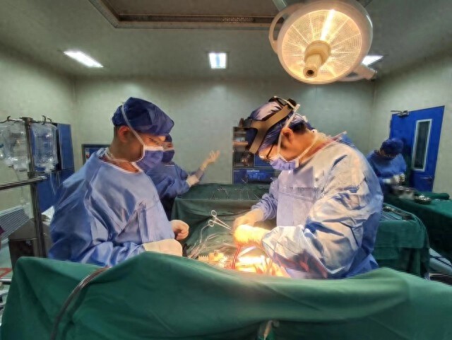 52岁男子忽视胸闷13年，竟差点危及生命！你的心脏还好吗？