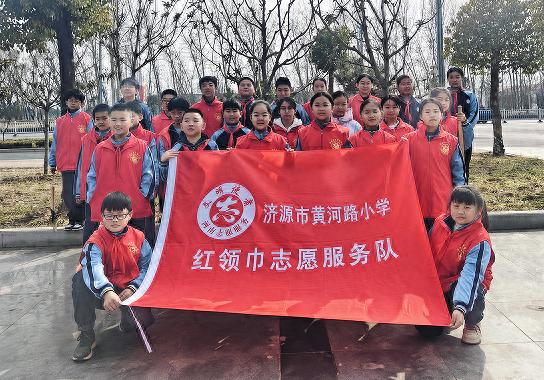 小学生们如何用童真行动为社区增添新绿？揭秘他们的绿色使命