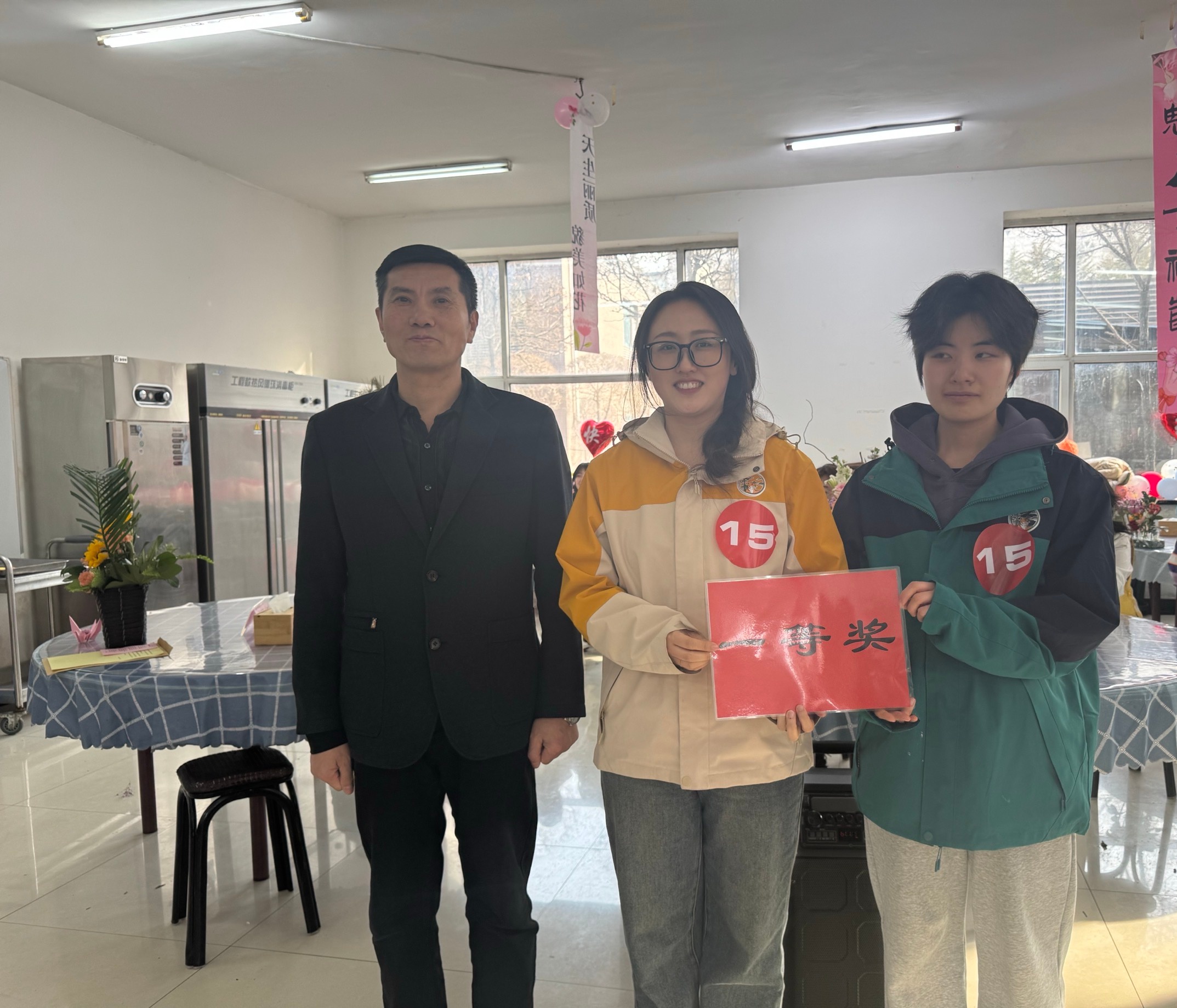 长春市动植物公园女职工为何在插花比赛中大放异彩？揭秘她们的创造力与团队精神  第3张