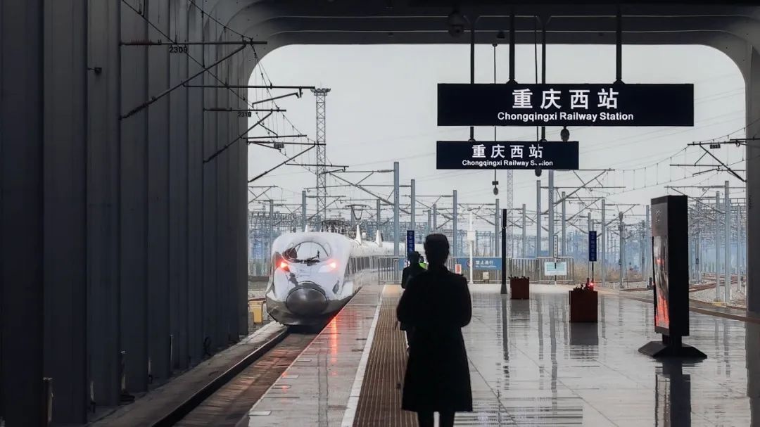 4月10日起铁路调图!成都东到重庆整点发车吗?  第2张