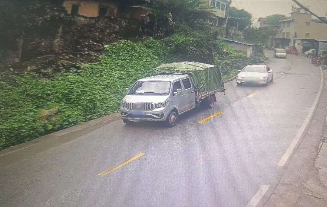 快递显示派送中却丢失，价值两万，民警满脸问号  第2张
