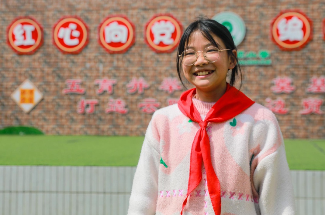 12岁女孩家庭重负在肩，梦想当医生救母为何？  第2张