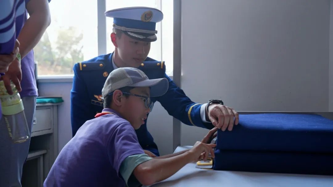 零距离体验消防员生活，这些孩子为何惊叹连连？  第2张