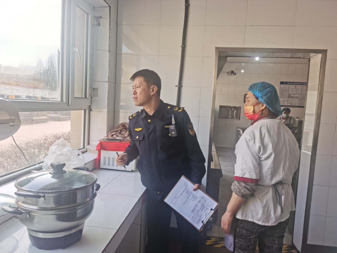 昆都仑区多部门联合出击，养老院食品安全底线如何守牢？  第3张