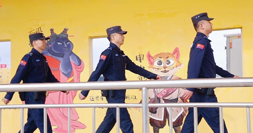 祁县梨花盛景中，警筑防线！啥样的安全感触手可及？  第5张