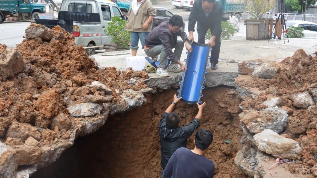 满身泥水为千家送清泉，终日埋头地下默默奉献！水管维修工你了解吗？  第6张