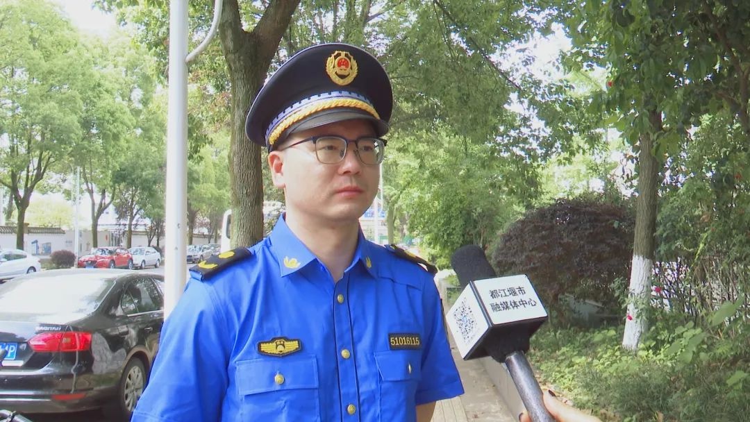 城市牛皮癣屡禁不止？都江堰多举措治理非法张贴广告  第5张