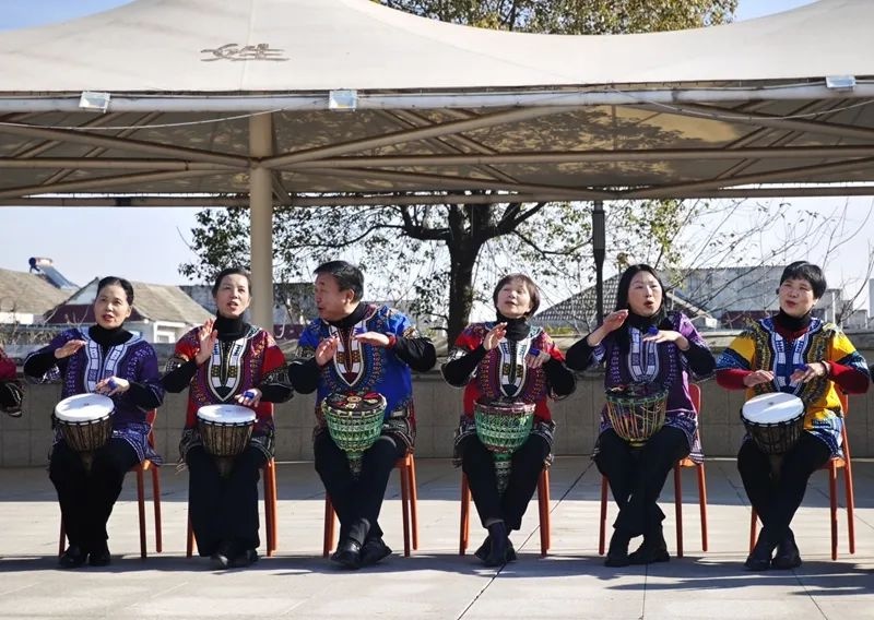 蔡甸区新春大礼包送到家门口！书法、义诊、普法，你想要的这里都有  第3张