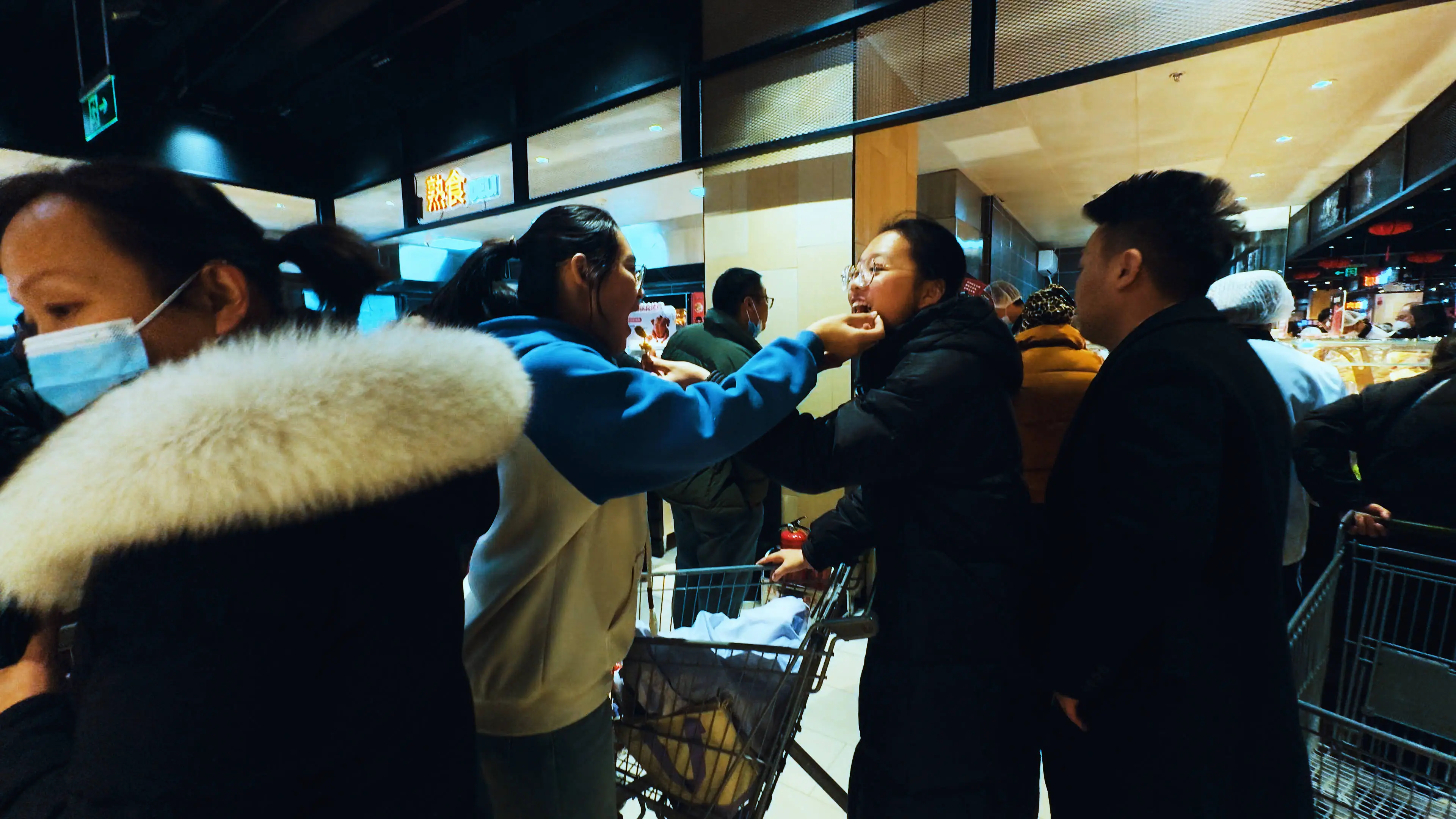 永辉超市上海首店开业,胖东来元素引热潮!你准备好打卡了吗? 第11张 永辉超市上海首店开业,胖东来元素引热潮!你准备好打卡了吗? 第11张