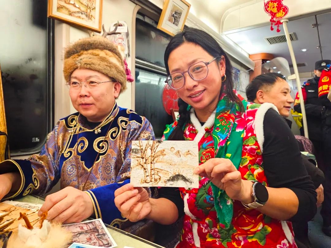 冰雪之旅还能这么玩？哈尔滨至漠河非遗文化列车带你体验鄂伦春族传统技艺  第4张