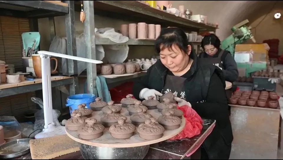 岗北村的小院课堂：五代传承的制瓷技艺，为何吸引外村人蜂拥而至？  第2张