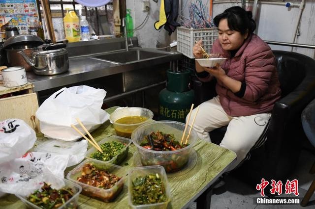 11年坚守，李晓华如何用一把剪刀剪出怀化的网红经济？  第10张