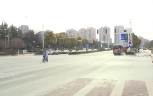 非高峰期通行无阻，但早晚高峰为何仍需优化？徐州经开区振兴大道与金湖路交叉口左转绿灯时间调整揭秘  第3张