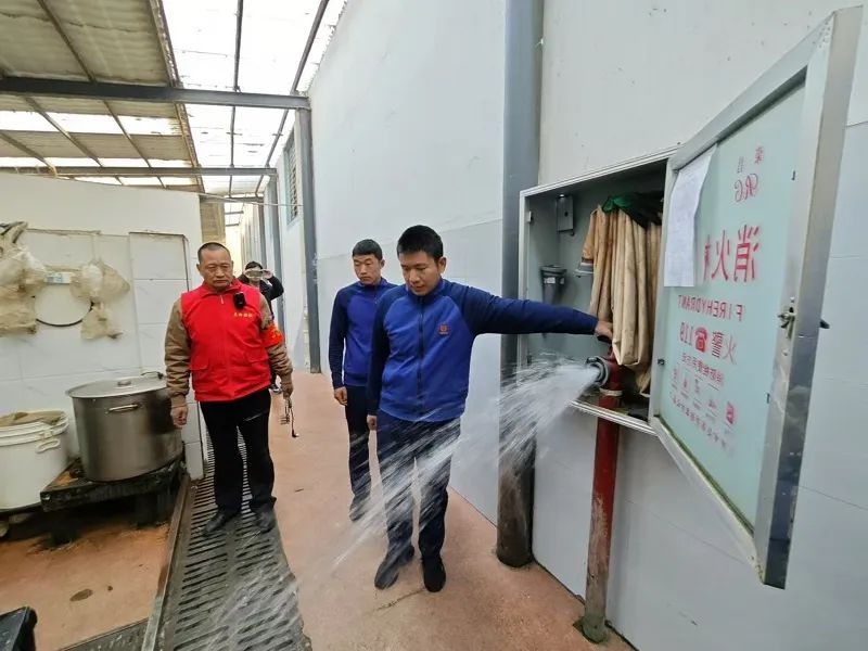 怒江州消防支队严查沿街商铺火灾隐患，你的店铺安全吗？  第4张