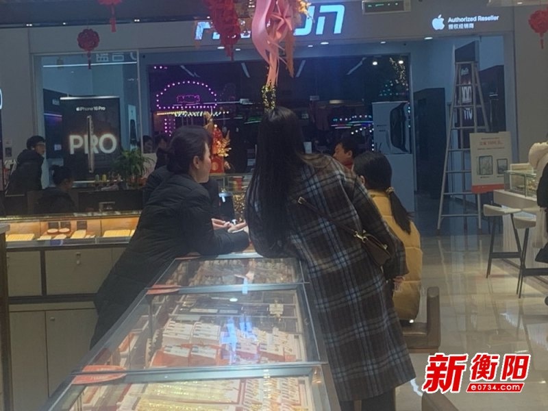 情人节花市大揭秘：衡阳鲜花争奇斗艳，你准备好传递爱意了吗？  第4张
