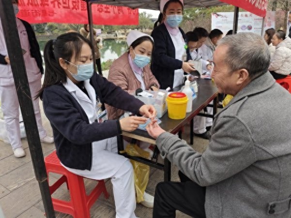 元宵佳节猜灯谜，穿山南社区居民如何玩转传统文化？