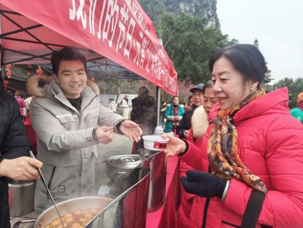 元宵佳节猜灯谜，穿山南社区居民如何玩转传统文化？  第2张