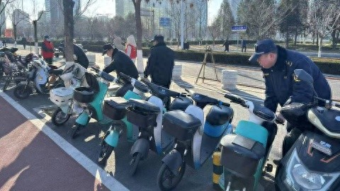 2025淄博民俗展演，百名城管出动，你猜他们如何保障市容秩序？