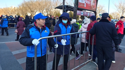 2025淄博民俗展演，百名城管出动，你猜他们如何保障市容秩序？  第2张