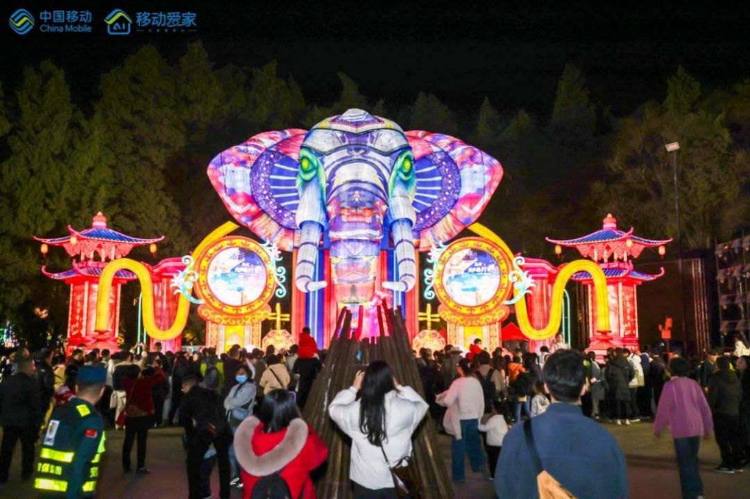 昆明元宵夜，你绝对不能错过的绝美灯会和精彩非遗表演  第3张