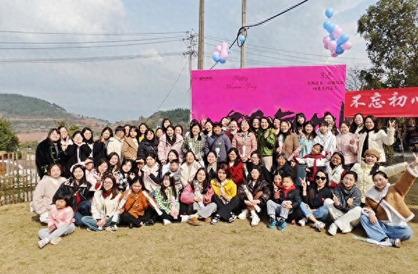 达川区法院女干警如何用行动诠释新时代女性力量？  第1张