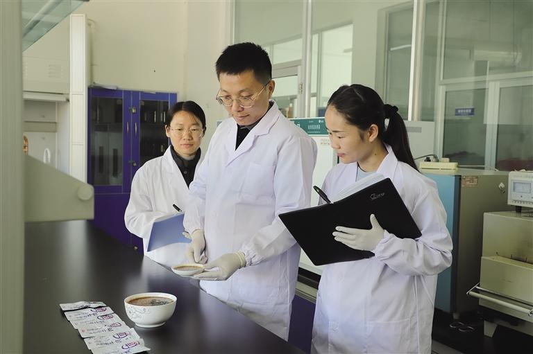 青春力量如何让兰州牛肉拉面香飘全国？揭秘背后的研发奇迹  第2张