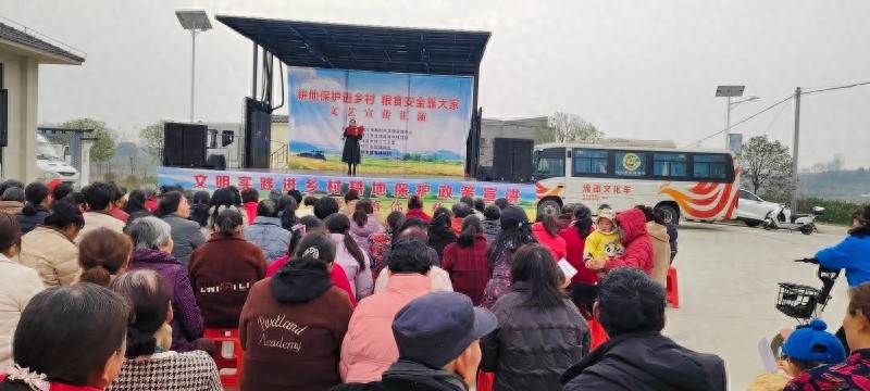 家门口的精彩演出！你知道森林防火与耕地保护有多重要吗？