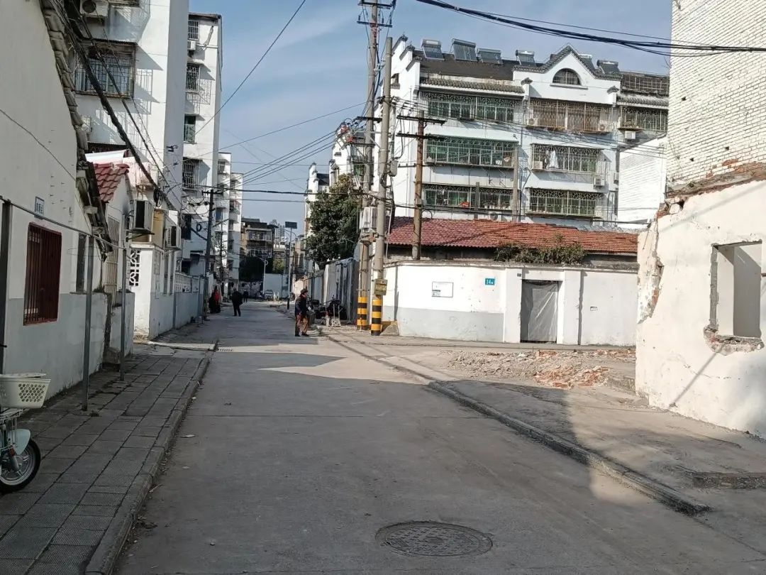 张居正街8号改造工程启动！居民出行难题终于要解决了吗？  第2张