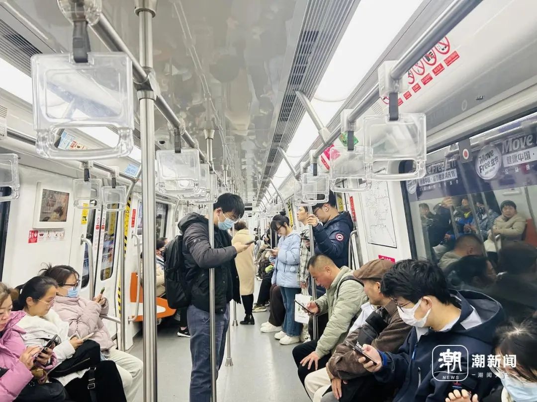 地铁扶手拉环断裂，赔款竟然高达这个数？真相让人  第2张