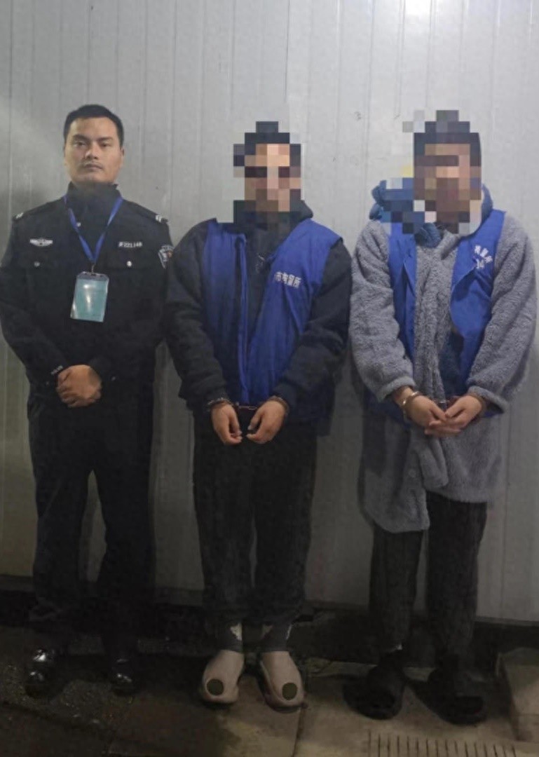 成都飙车族深夜炸街，4人被捕！你还敢在公共道路上寻求刺激吗？