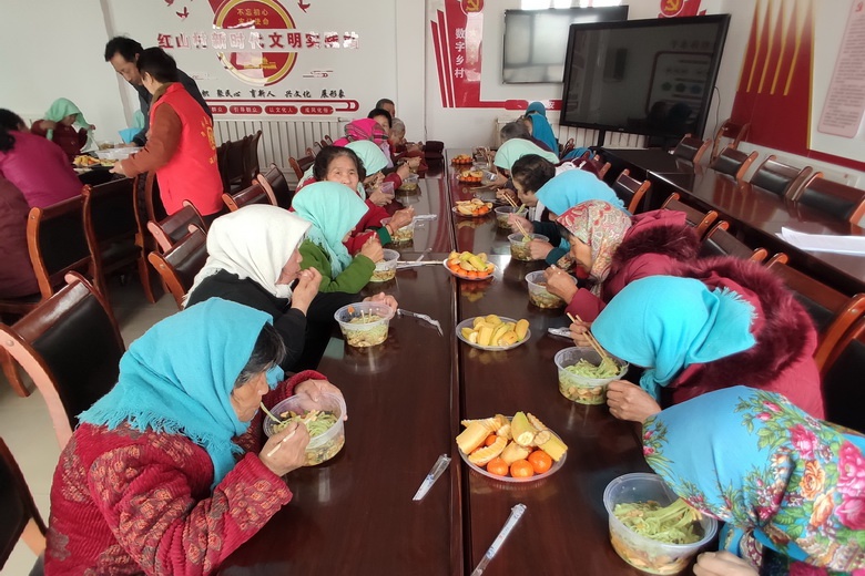 罗城镇学雷锋活动温暖百位老人,你愿意加入这波爱心暖流吗? 第3张 罗城镇学雷锋活动温暖百位老人,你愿意加入这波爱心暖流吗? 第3张