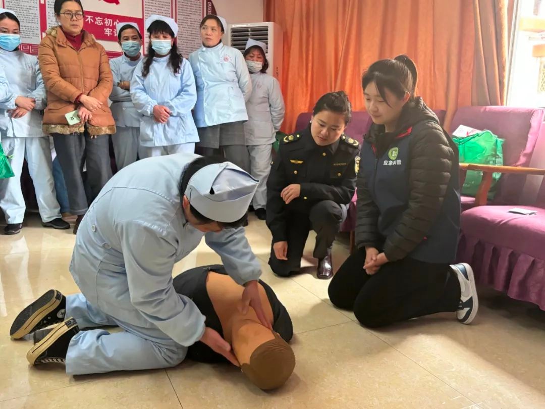 东湖区志愿者培训大揭秘：如何掌握消防安全与急救技能，关键时刻救人一命  第2张