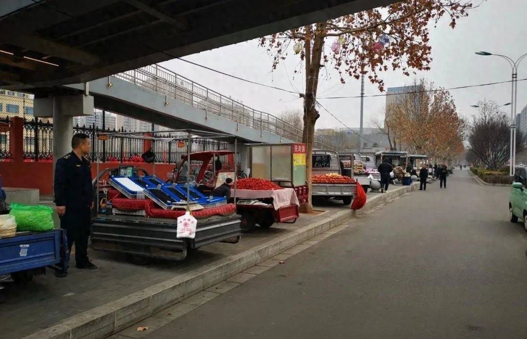 市城市管理局联合多部门打造安全有序校园环境，效果显著