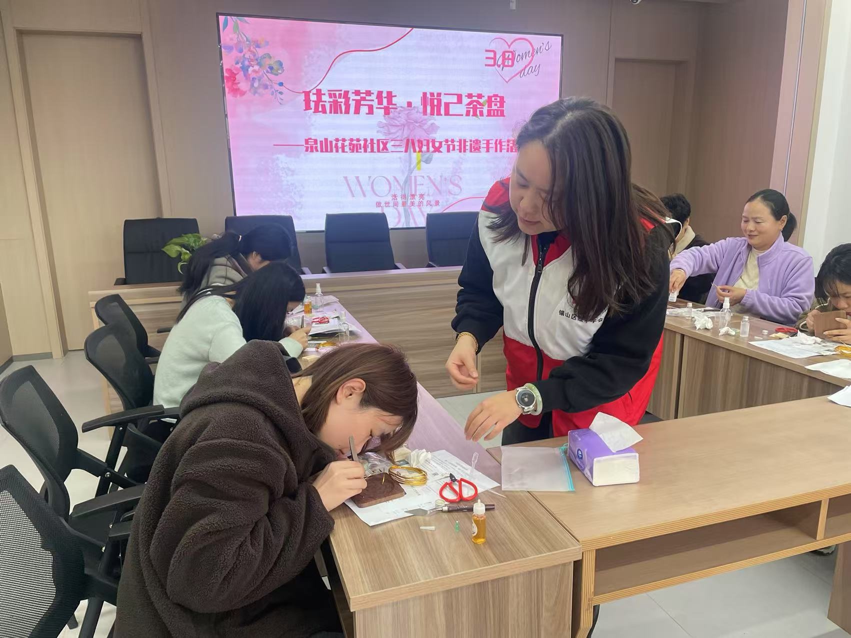 你知道吗？这些女性用指尖演绎600年非遗技艺，惊艳了整个下午  第3张