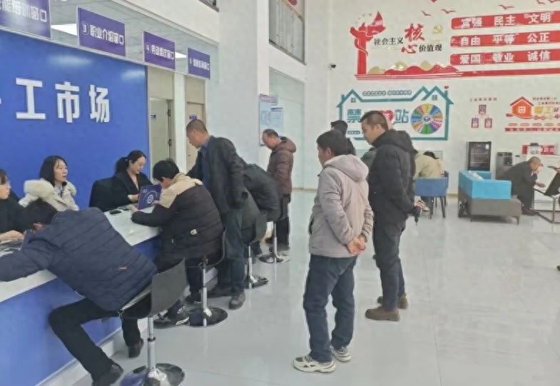 从路边蹲守到安心就业！中卫零工市场如何颠覆传统求职模式？