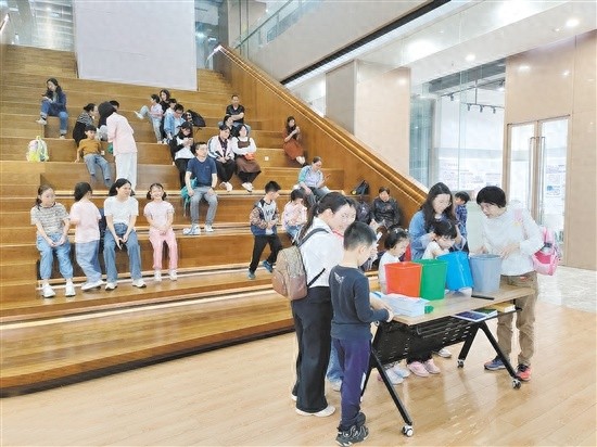 120名市民齐聚江门双碳实验室，孩子与家长共同探索节能减碳的奥秘，你还在等什么？