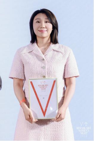 延禧攻略到凤凰，杨乐如何用影视重塑女性叙事？年度非凡造梦人揭秘  第1张