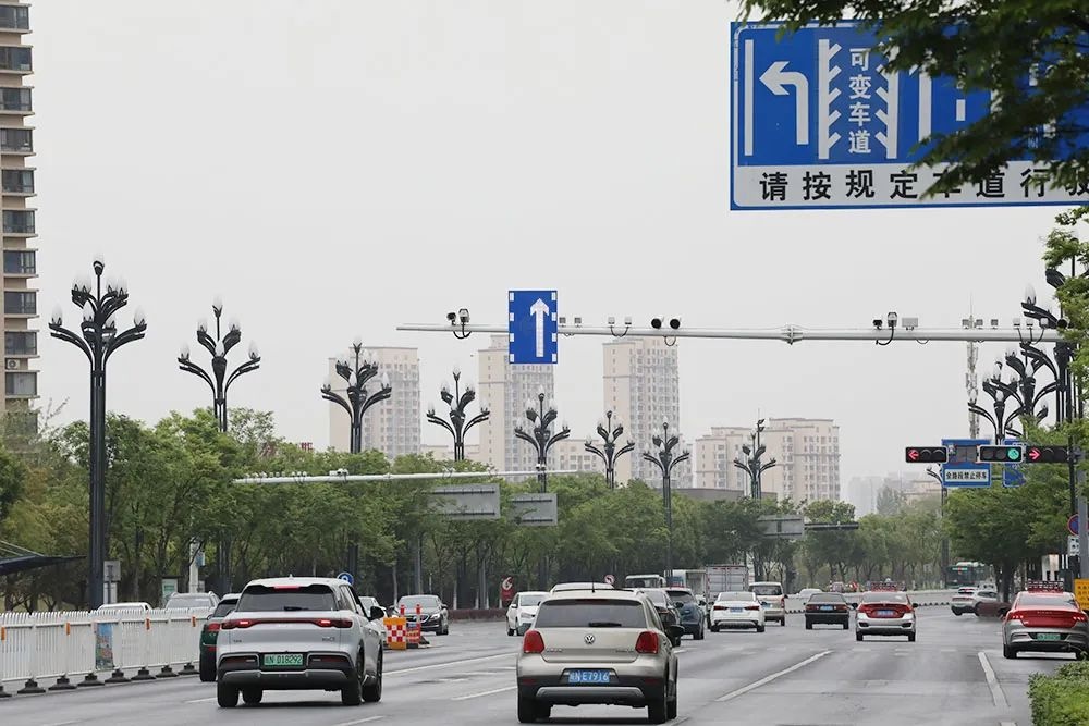 我市设置可变车道，可提高通行效率，但什么是可变车道?