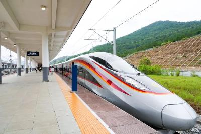 清明假期铁路客流爆棚!广汕汕高铁日均发送7.24万人次,你抢到票了吗? 第3张 清明假期铁路客流爆棚!广汕汕高铁日均发送7.24万人次,你抢到票了吗? 第3张