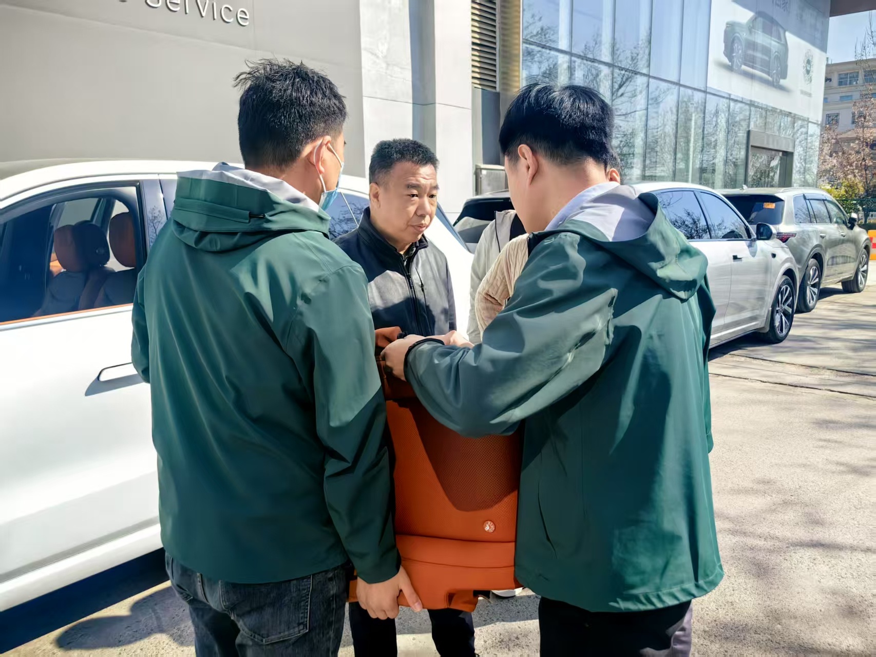 花24万买新车竟有补丁？消费者维权两个月终获更换  第2张