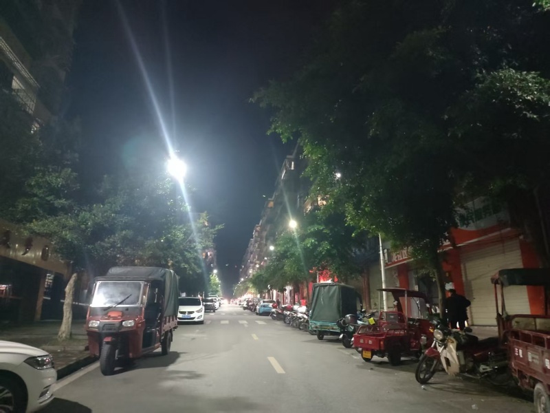 路灯照亮归家路，卧龙社区居民为何纷纷点赞？