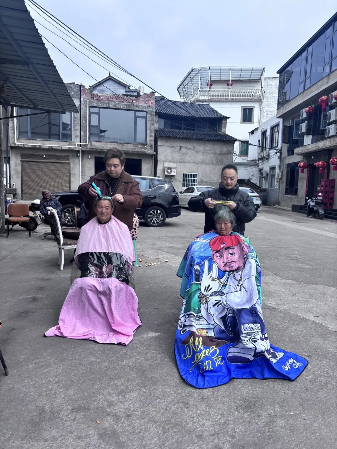 陌生人不求回报善举！素不相识为何如此？必须曝光  第2张