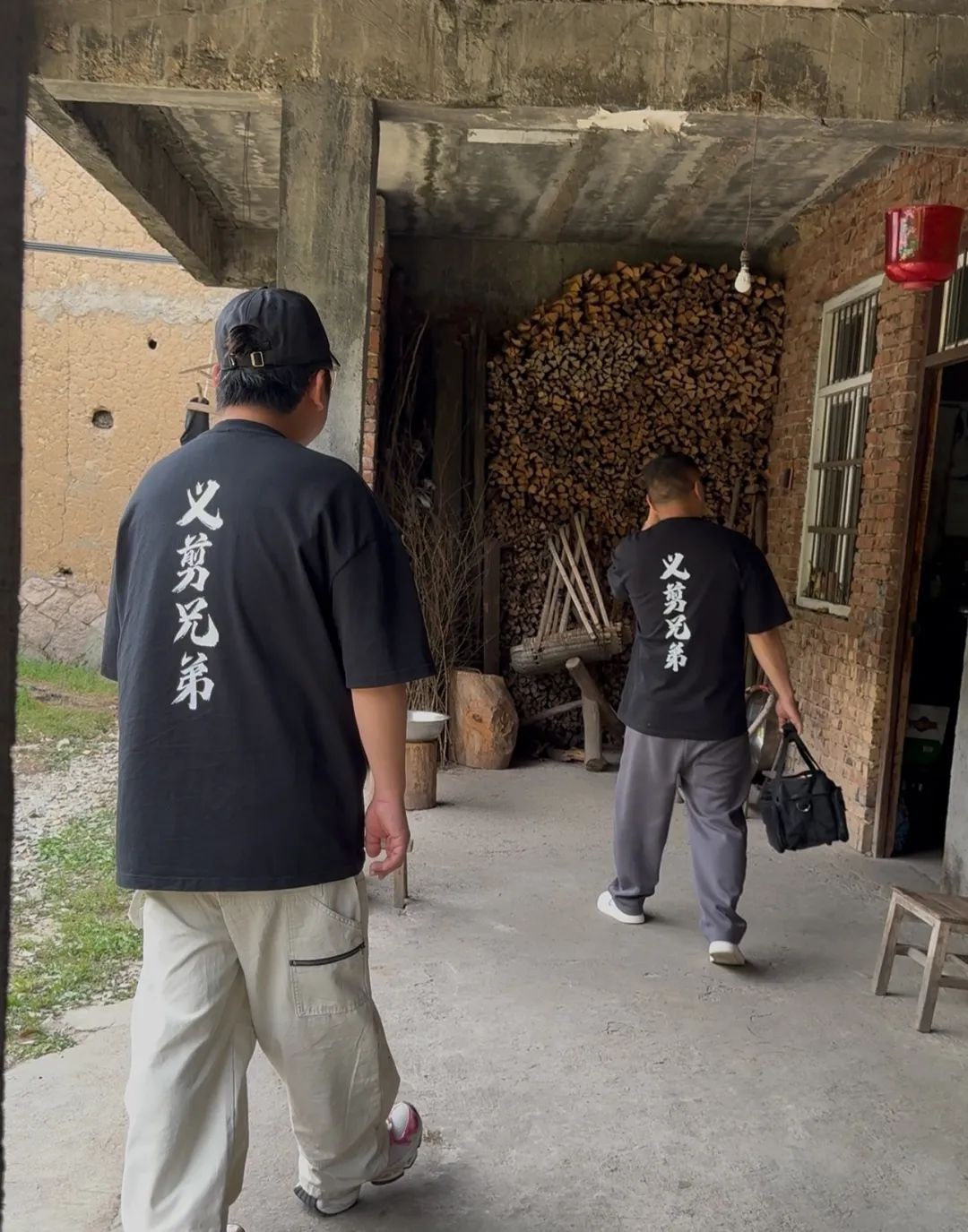 陌生人不求回报善举！素不相识为何如此？必须曝光  第3张