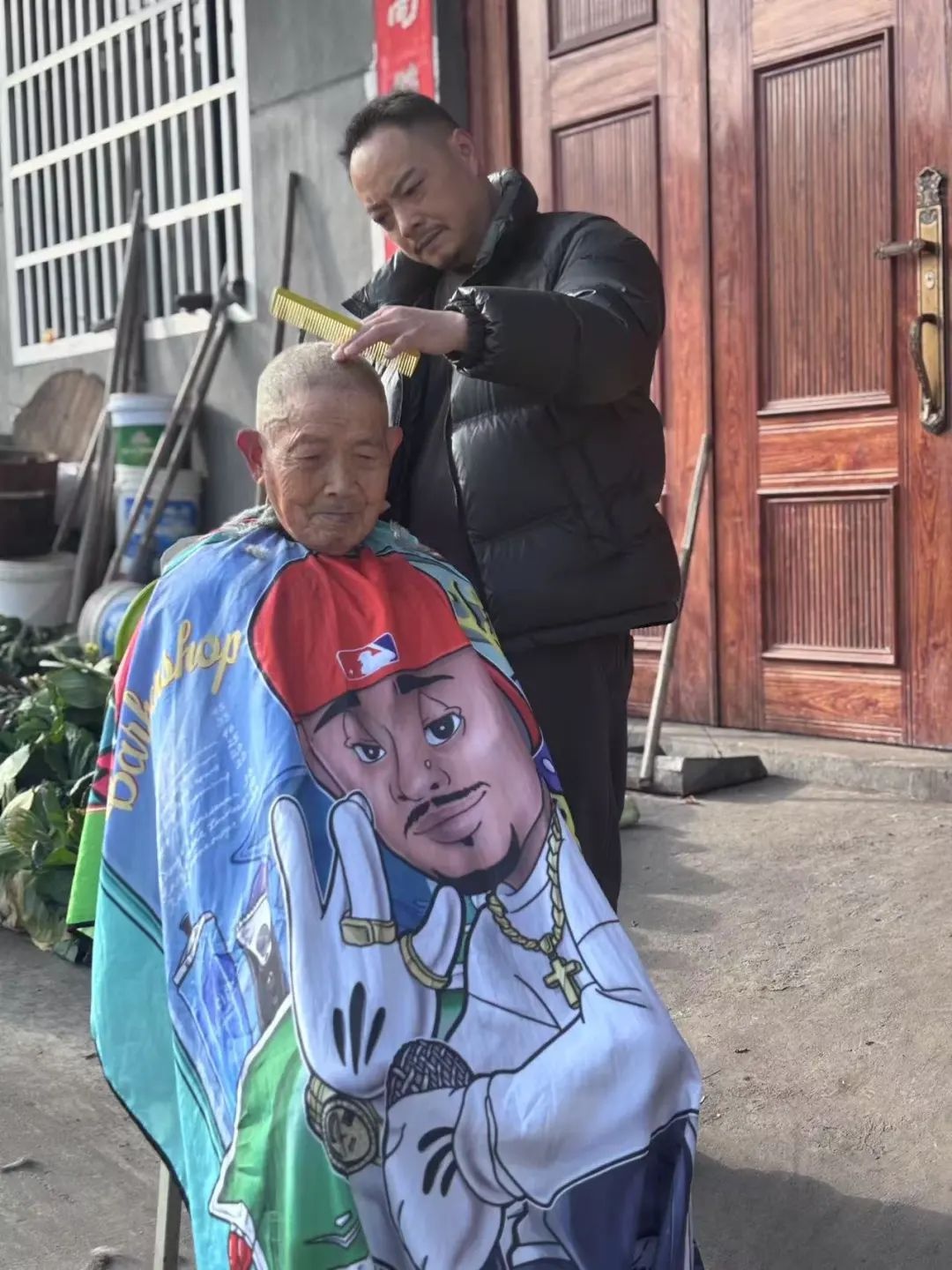 陌生人不求回报善举！素不相识为何如此？必须曝光  第4张