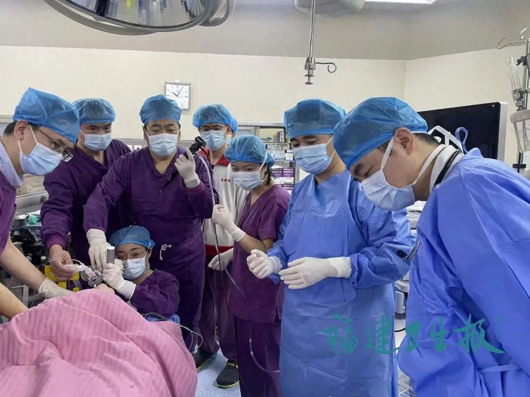出生仅两月男婴曾濒临生命危机，如今竟能出院？