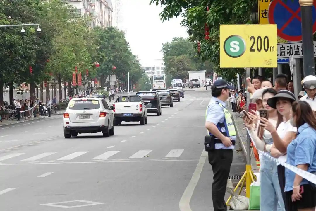 乐东公安如何为国际自行车赛保驾护航？揭秘114公里赛道背后的守护者  第8张