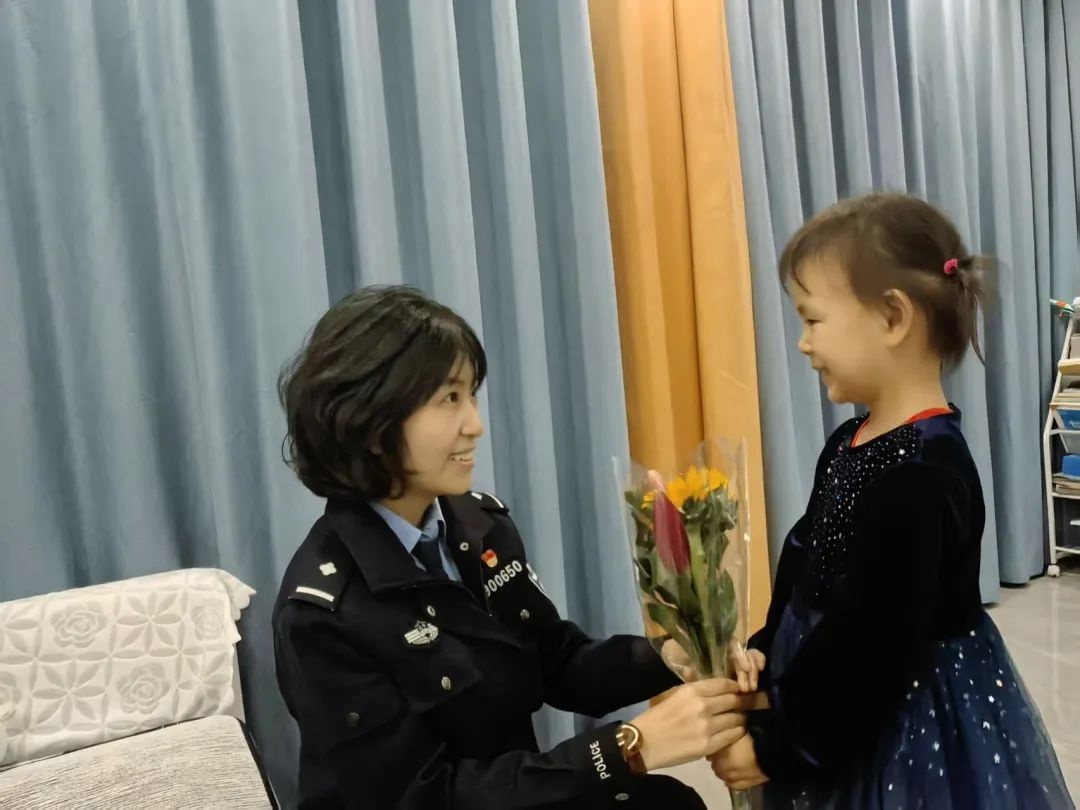 警察妈妈与女警子女，双重角色下的坚守与奉献？你了解多少  第6张