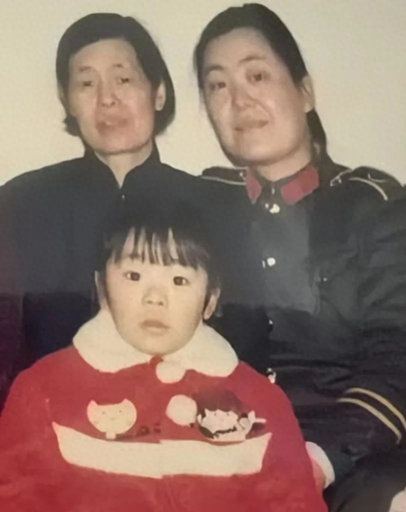 从梦想穿上母亲神气的制服，到传承荣光，这背后藏着怎样的故事？