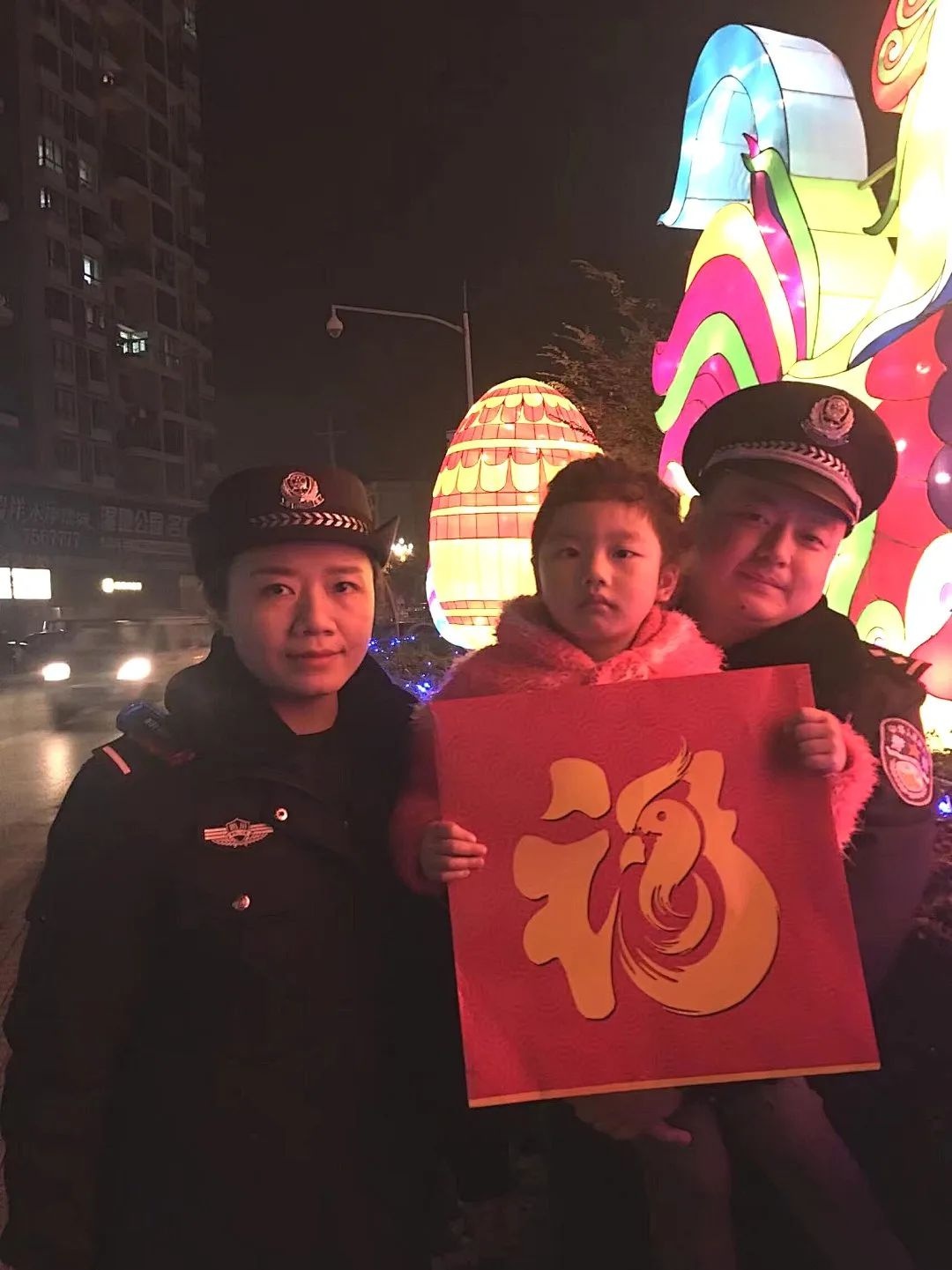 从梦想穿上母亲神气的制服，到传承荣光，这背后藏着怎样的故事？  第4张